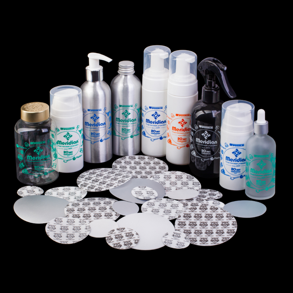 Брендирование упаковки: нанесение логотипа на банки и флаконы